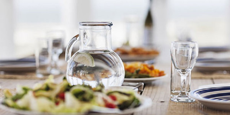  ÚØ±Ø§ Ø¯Ø± Ø­ÛÙ Ø®ÙØ±Ø¯Ù  ØºØ°Ø§ ÙØ¨Ø§ÛØ¯ Ø¢Ø¨ Ø¨ÙÙØ´ÛÙØ