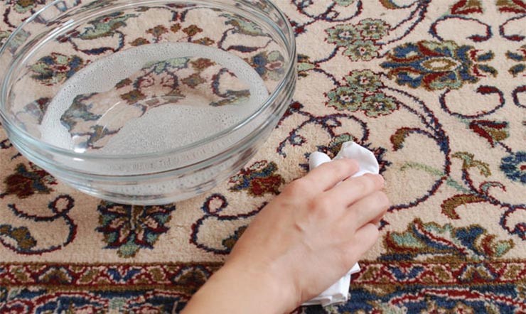 پاک کردن لکه های فرش با یک راهکار ویژه