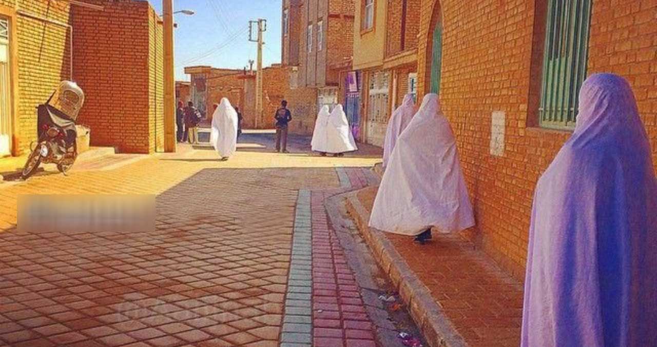 تنها شهر ایران که بانوان چادر سفید بر سر می کنند! + عکس