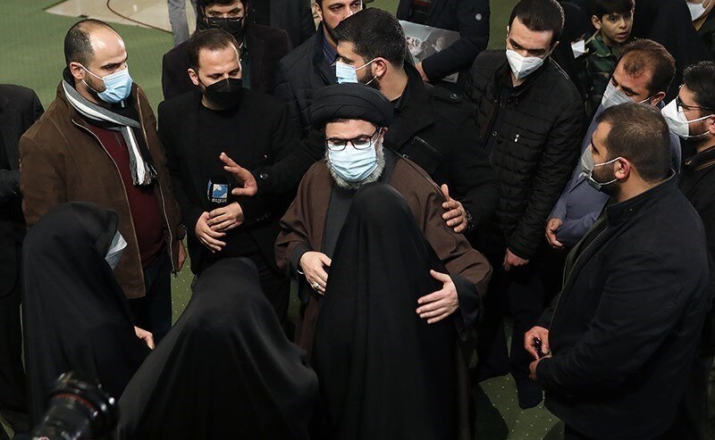 زینب سلیمانی و پدر همسرش در مراسم مصلی تهران + عکس - تلگرام آپ