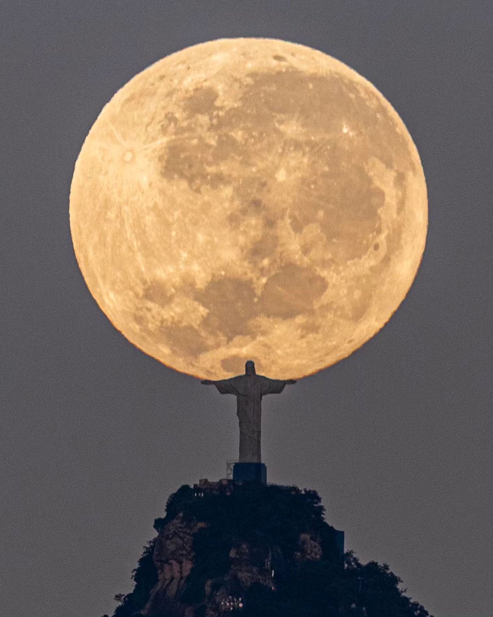 تصویری متفاوت از ماه توسط عکاس برزیلی + عکس - تلگرام آپ