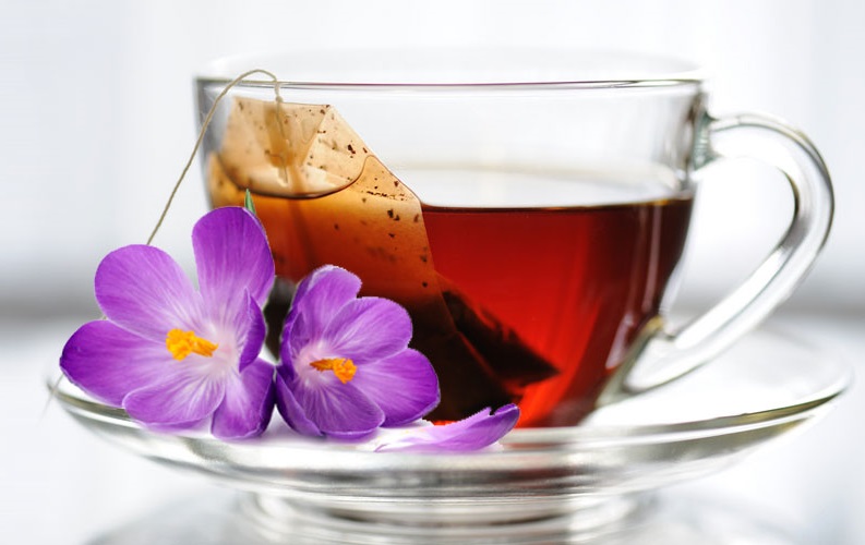خواص چای و دمنوش زعفرانی برای خانواده