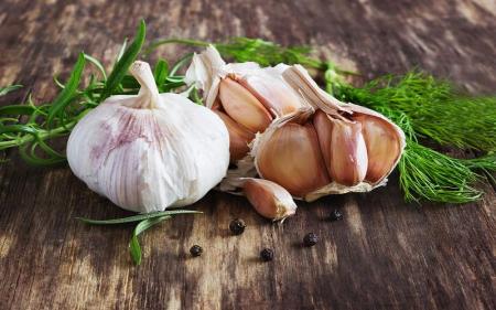 این افراد در خوردن سیر احتیاط کنند 