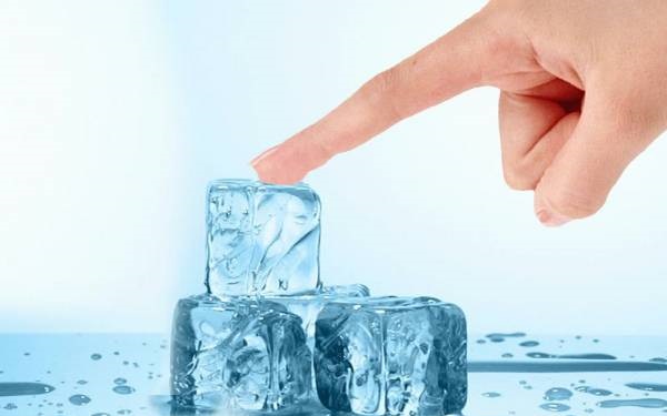 می‌دانید اگر هر روز یک قالب یخ پشت گردن خود بگذارید چه اتفاقی می‌افتد؟