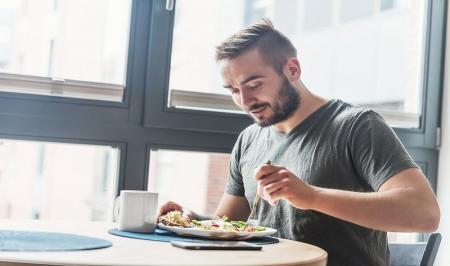 آگاهانه غذا بخورید تا سالم تر بمانید 