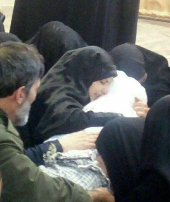  دیدار مادر با استخوان های فرزندش پس از ۳۰ سال +عکس