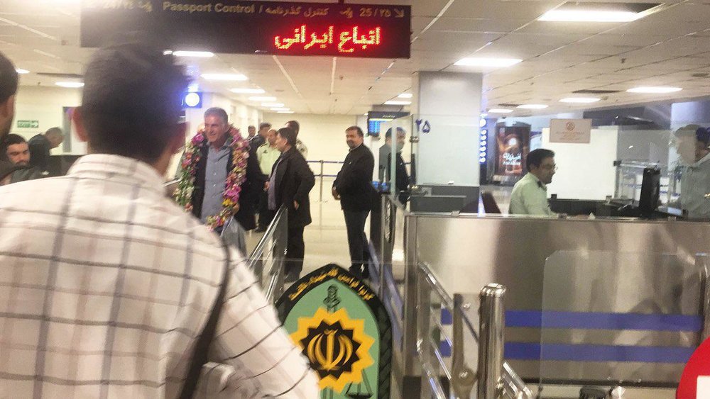 تصویری از کیروش در بدو ورود به ایران + عکس