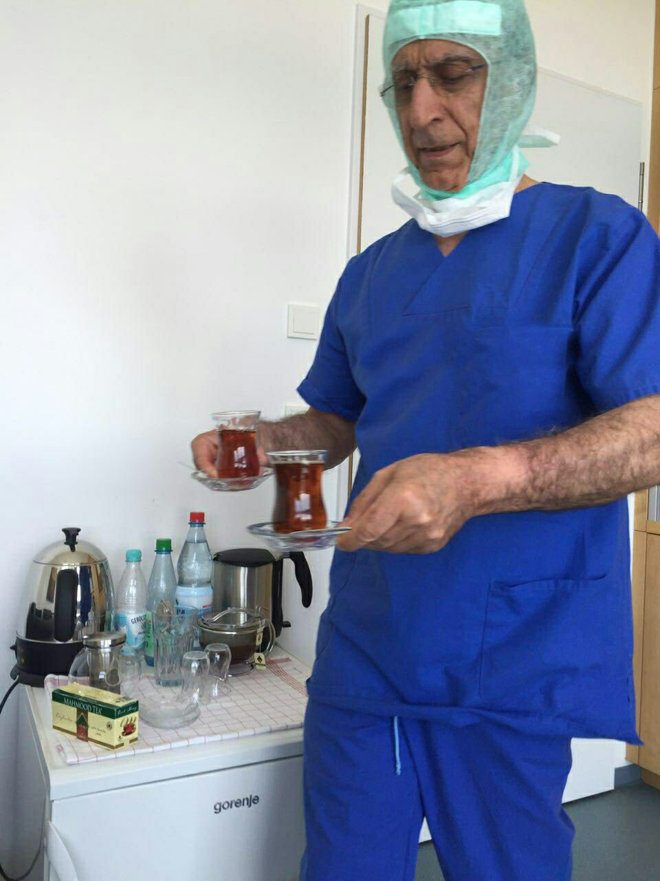عکس کمتر دیده شده از پروفسور سمیعی بعد از یک عمل سخت!