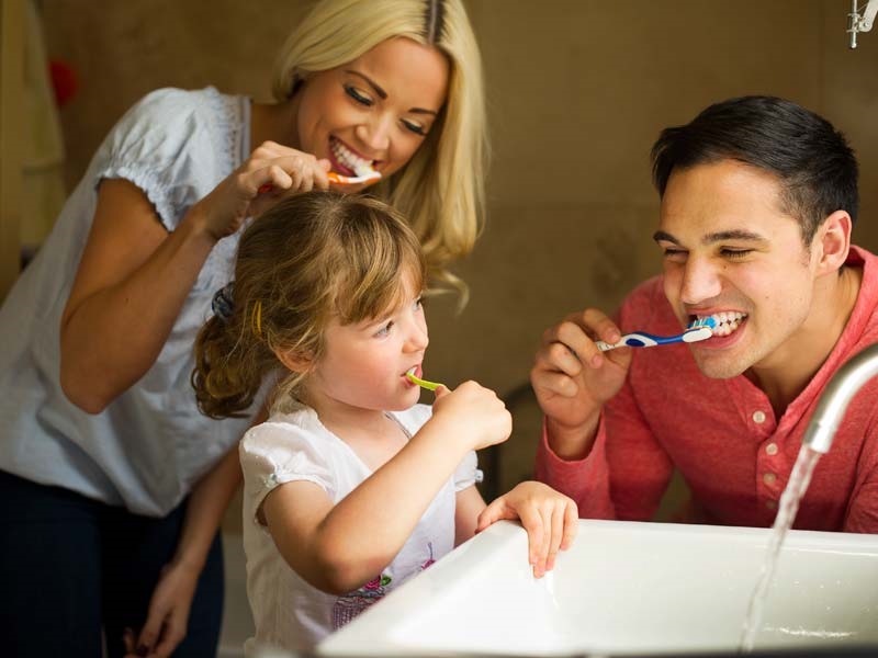  آموزش رعایت بهداشت دهان و دندان به اطفال