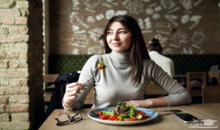 به این دلایل با عجله غذا خوردن ممنوع