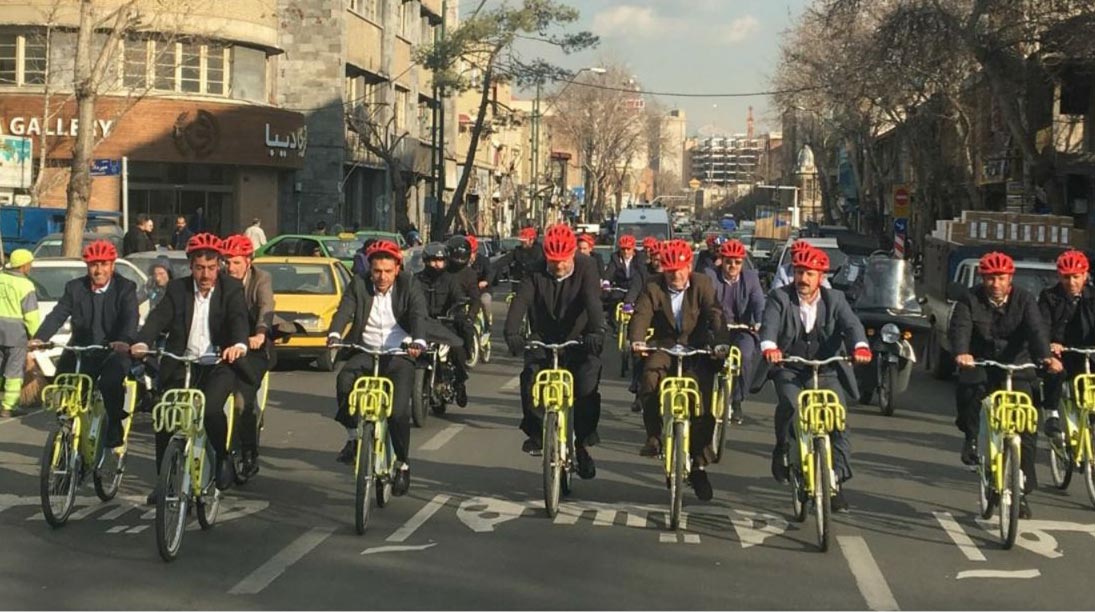 دوچرخه سواری شهردار تهران تا دفتر جهانگیری! + عکس