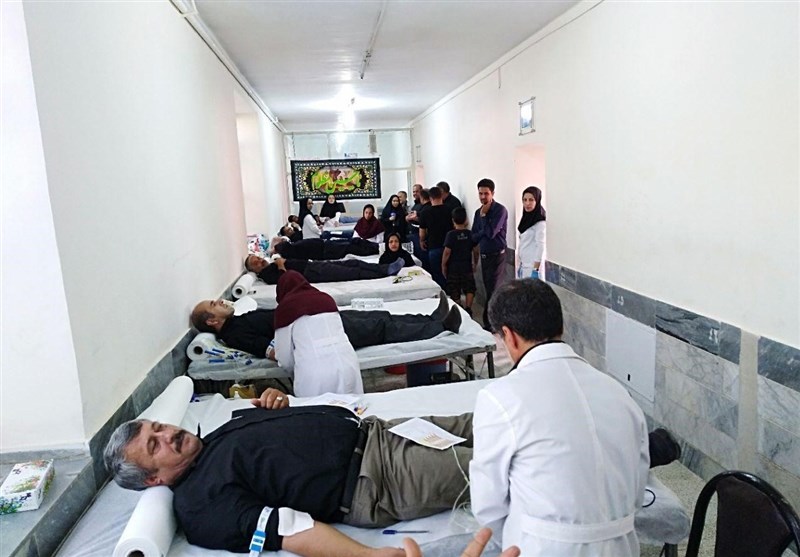 تشکیل صف برای اهدای خون به مجروحان حادثه تروریستی زاهدان +عکس