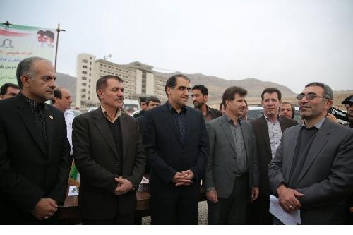  بازدید وزیر بهداشت از بیمارستان 374 تختخوابی در حال ساخت ایلام