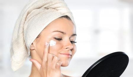  چگونه صورت خود را بیدار کنیم؟