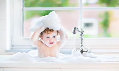 چگونه ترس حمام کودکان را از بین ببریم؟
