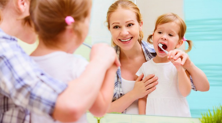 سه روش برای آموزش مسواک زدن به کودکان 