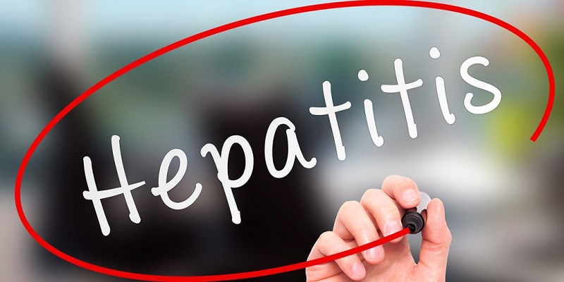 هپاتیت چیست؟ بررسی انواع و علائم آن