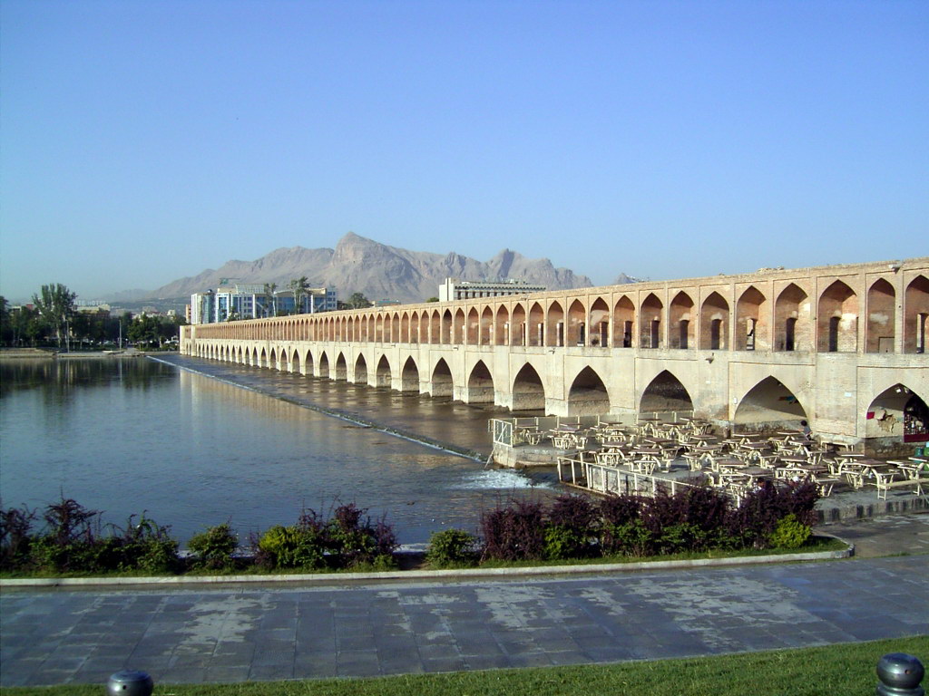 زاینده‌رود در ایام نوروز زنده می‌شود 