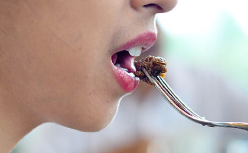 زبان پس از چشیدن غذا چه شکلی میشه؟