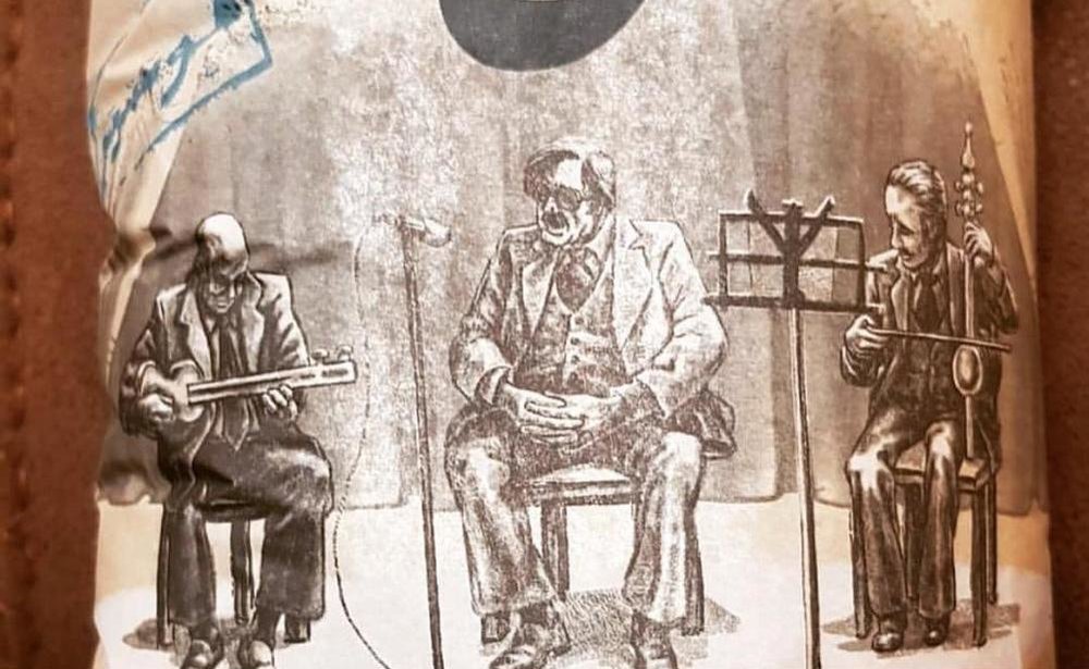 تصویر استاد معروف «تار» روی پاکت چیپس! + عکس