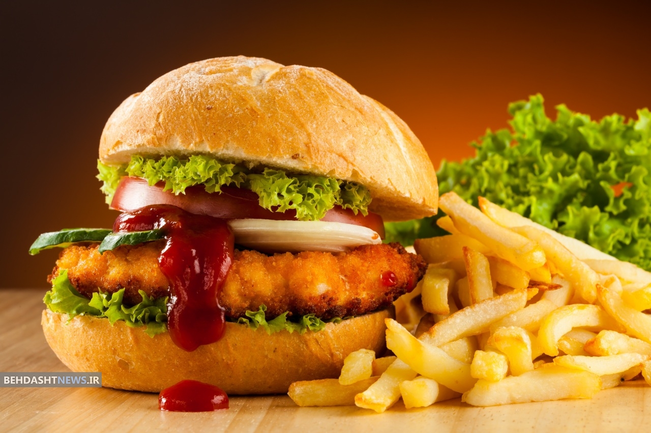 شب‌کارها، اصلا فست‌فود نخورند! 