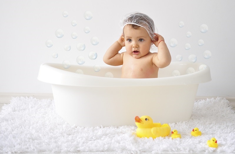چگونه ترس از حمام کردن را از بین ببریم؟