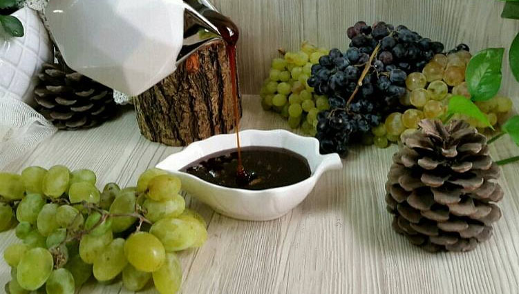 خواص بی نظیر شیره انگور در طب سنتی
