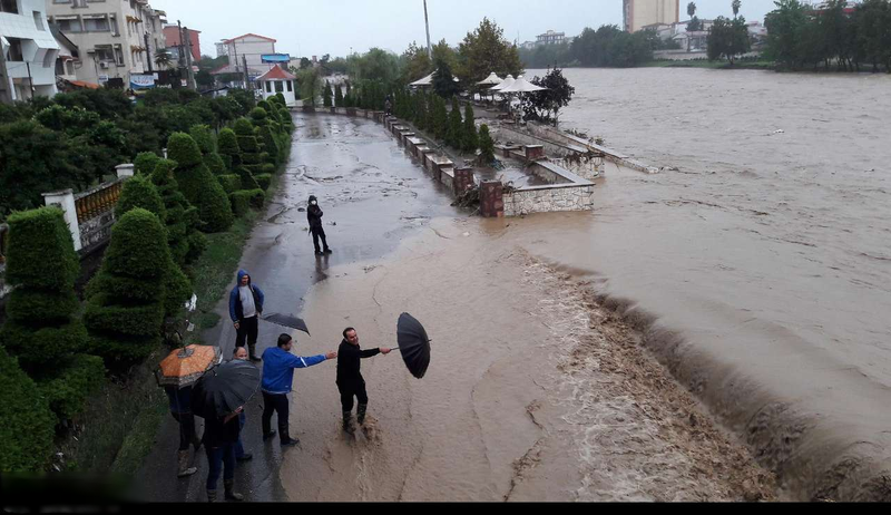 تخریب 800 واحد مسکونی در دو سیل مازندران