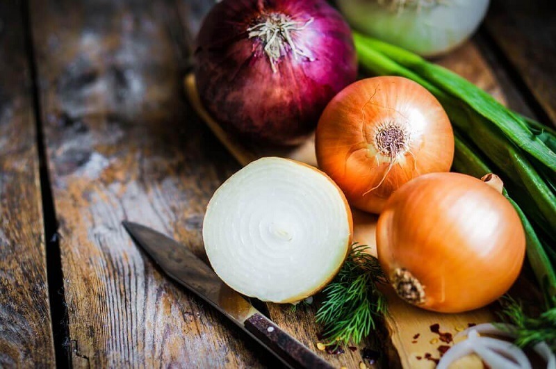  از نظر طب سنتی مصرف پیاز برای چه کسانی مفید است؟