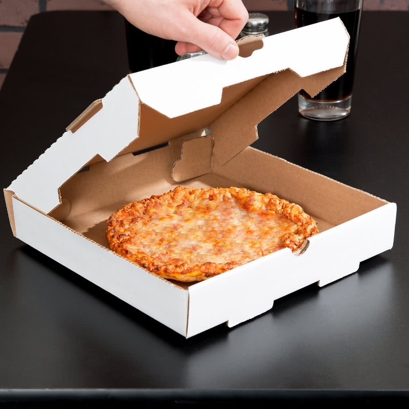 سرو پیتزا در کاغذهای ۳ بار بازیافت‌شده