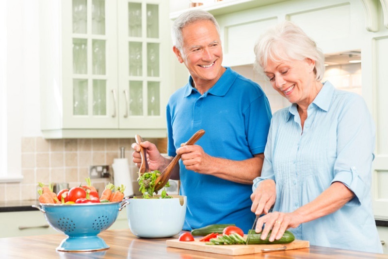 رژیم غذایی مناسب برای سالمندان چیست؟