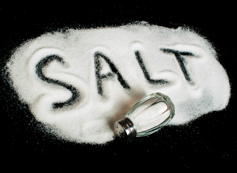 مضرات مصرف زیاد نمک
