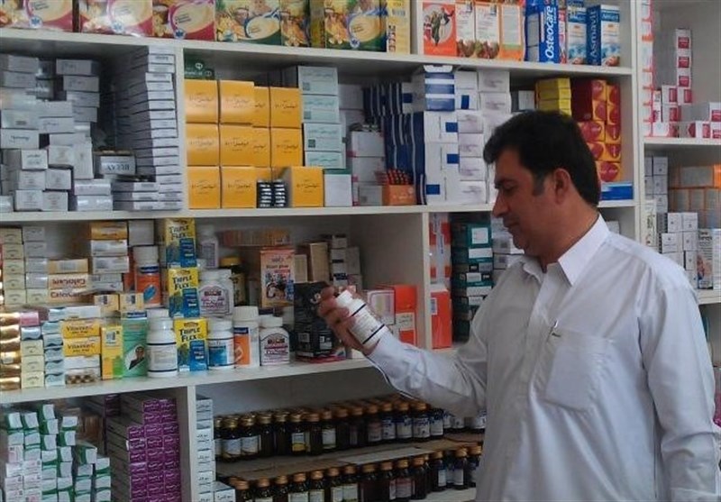 انتقاد وزیر بهداشت از داروخانه‌ها