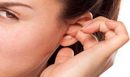چرا گوشم می خارد؟