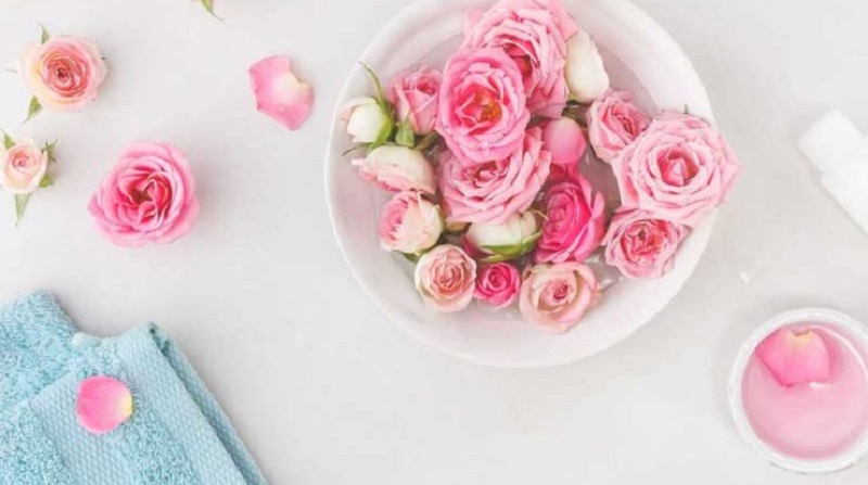 خواص درمانی باورنکردنی گلاب برای چشم