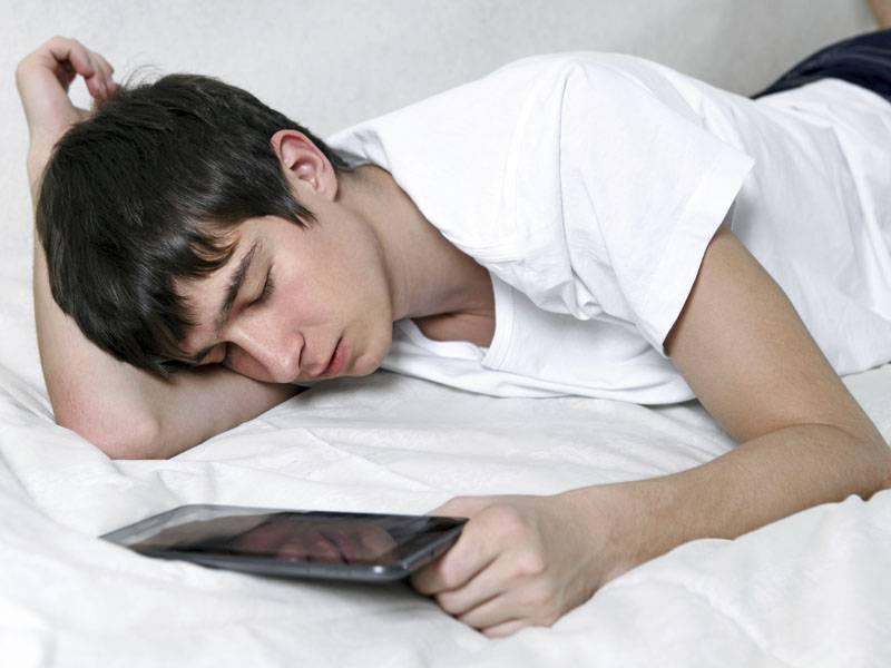 رفع مشکلات خواب با کنار گذاشتن تلفن همراه