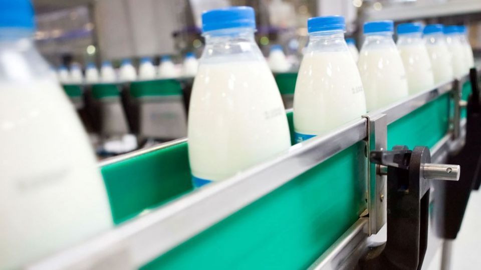افزایش خودسرانه قیمت شیر توسط برخی کارخانه‌ها + عکس