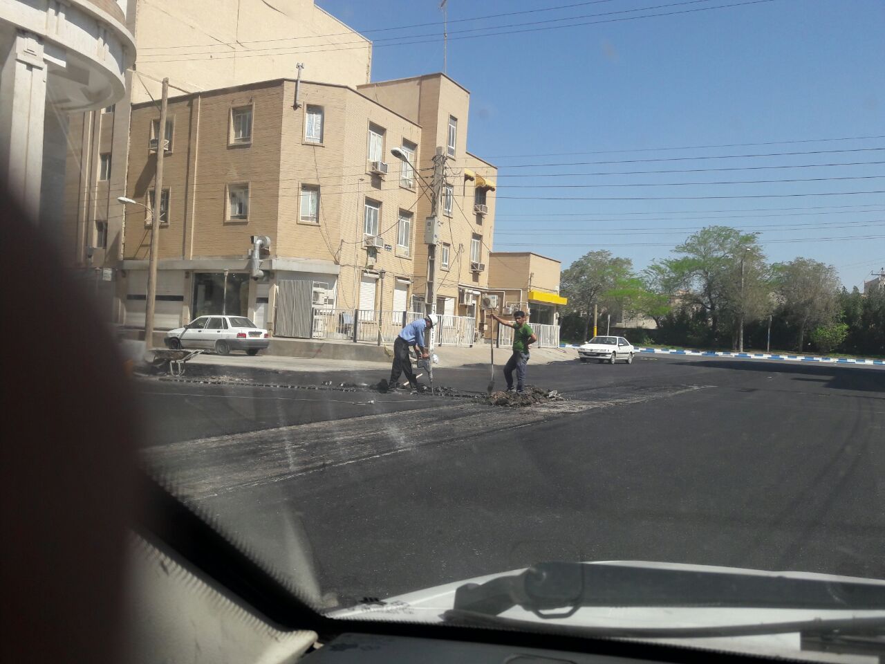 فاجعه کندن خیابان تنها نیم ساعت بعد از آسفالت! +عکس