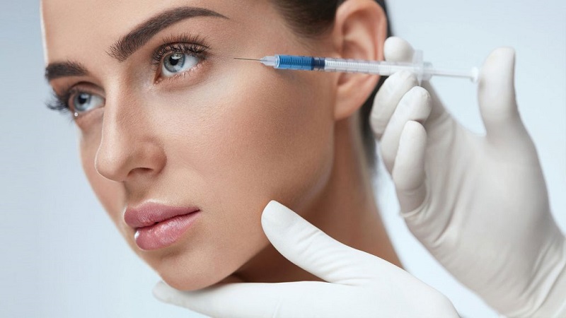 بهترین زمان تزریق بوتاکس چه سنی است؟ 