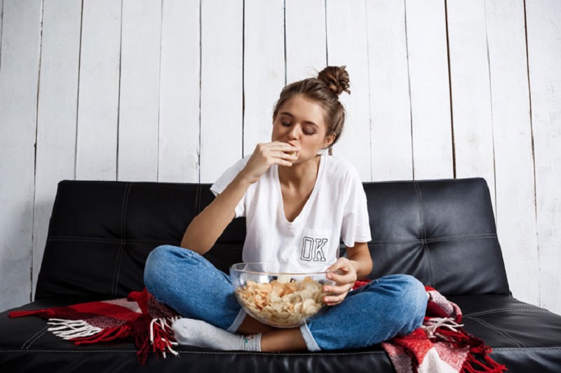 چگونه عادت پرخوری عصبی راتغییر دهیم؟