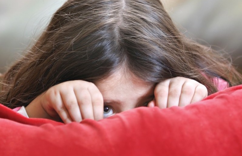 چه کار کنیم که کودکمان از افراد غریبه نترسد؟