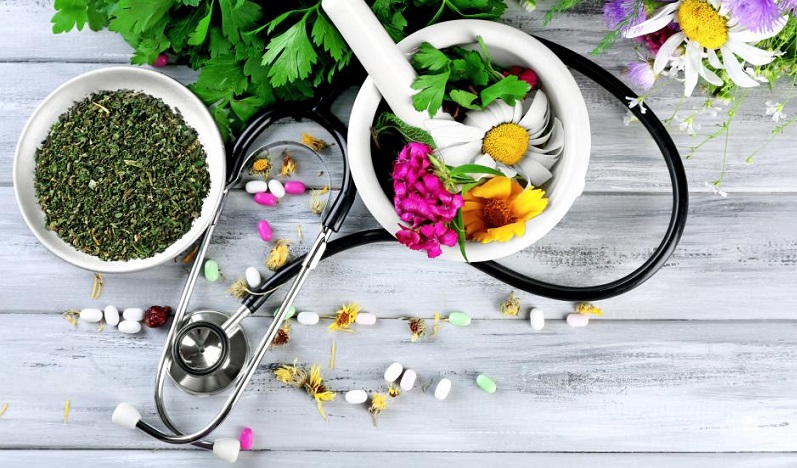 تدوین فهرست داروهای سنتی و گیاهی تا یک ماه آینده