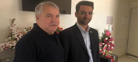 ملاقات وزیر ارتباطات با علی پروین + عکس