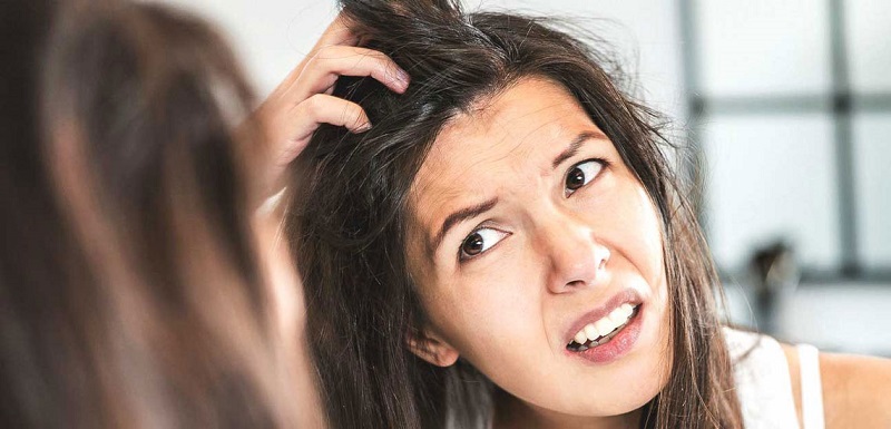 با خارش پوست سر چه باید کرد؟