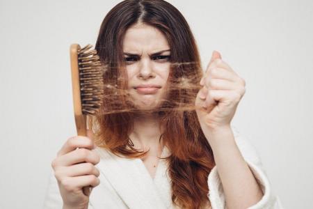  با این ۷ ماده غذایی به کابوس ریزش مو پایان دهید