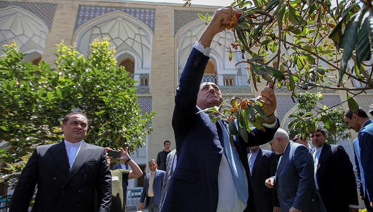حرکت جالب وزیر خارجه ترکیه در اصفهان! + عکس