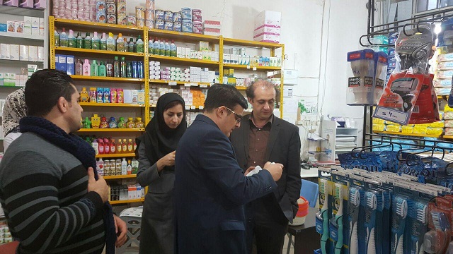بازدید سرزده معاون غذا و دارو از داروخانه های شهرستان کامیاران