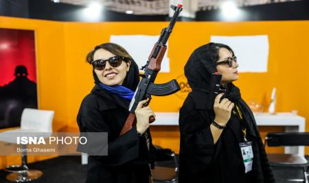 خانم های مسلح در نمایشگاه الکامپ تهران! + عکس
