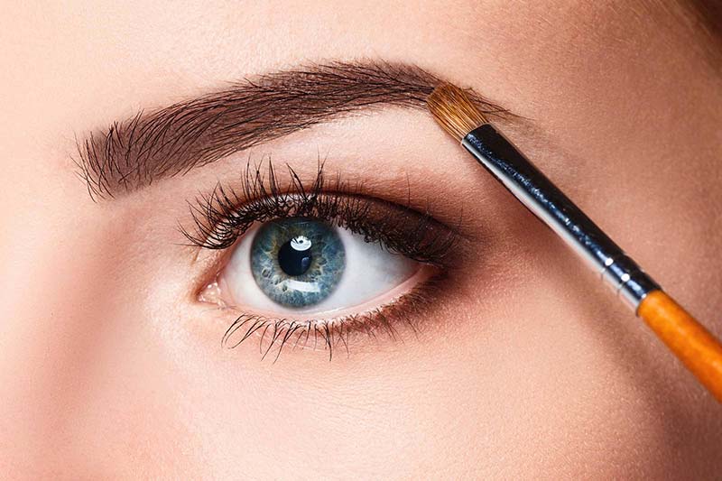 یک روش طبیعی و بی ضرر برای رنگ کردن ابرو 