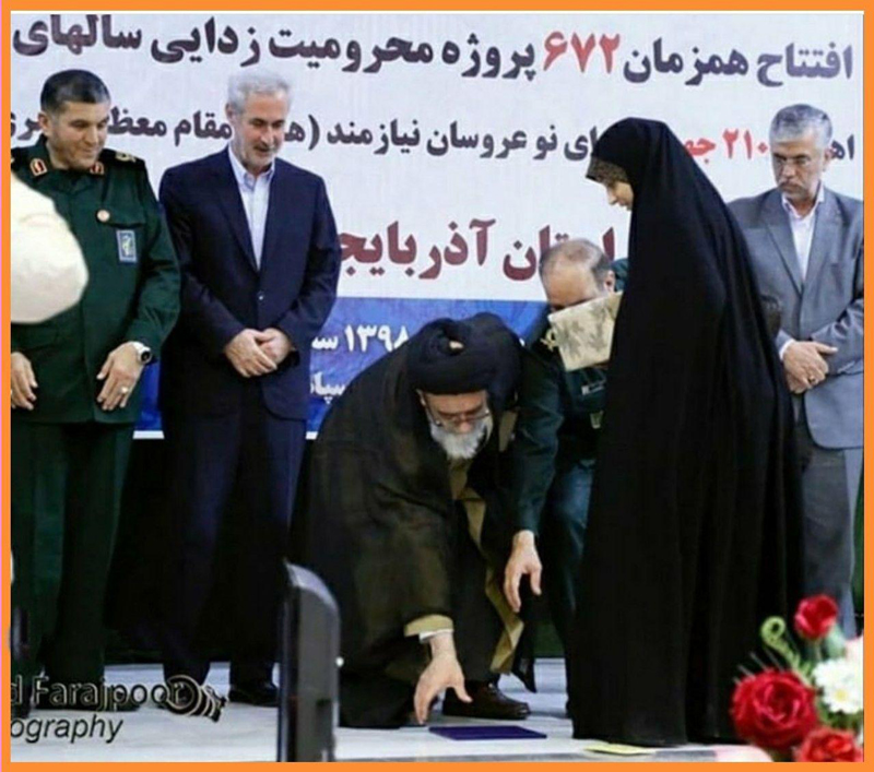 خضوع امام جمعه تبریز برای حفظ حرمت بانوی مسلمان +عکس 